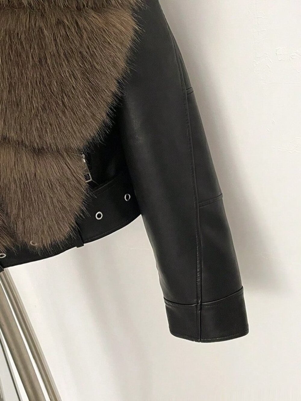 Black Casual Women's Jacket With Faux Fur Collar - Picture 6 of 6